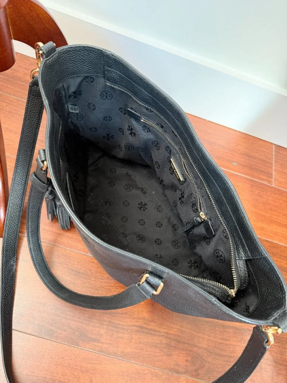 Tory Burch Thea Convertible Pebbled Leather Large Tote Black Bag Shoulder Bag